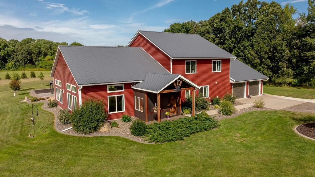 2233 Svendsen Road, Mora