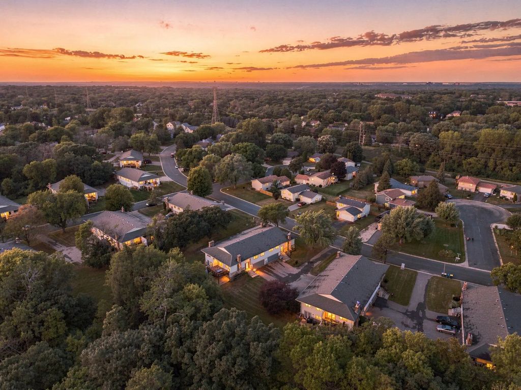 1716 Woodgate Lane, Eagan