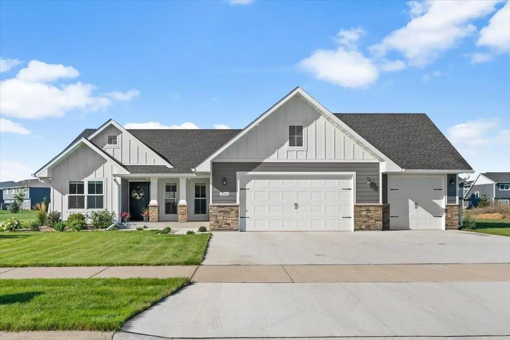 2063 Sandstone Loop N, Sartell