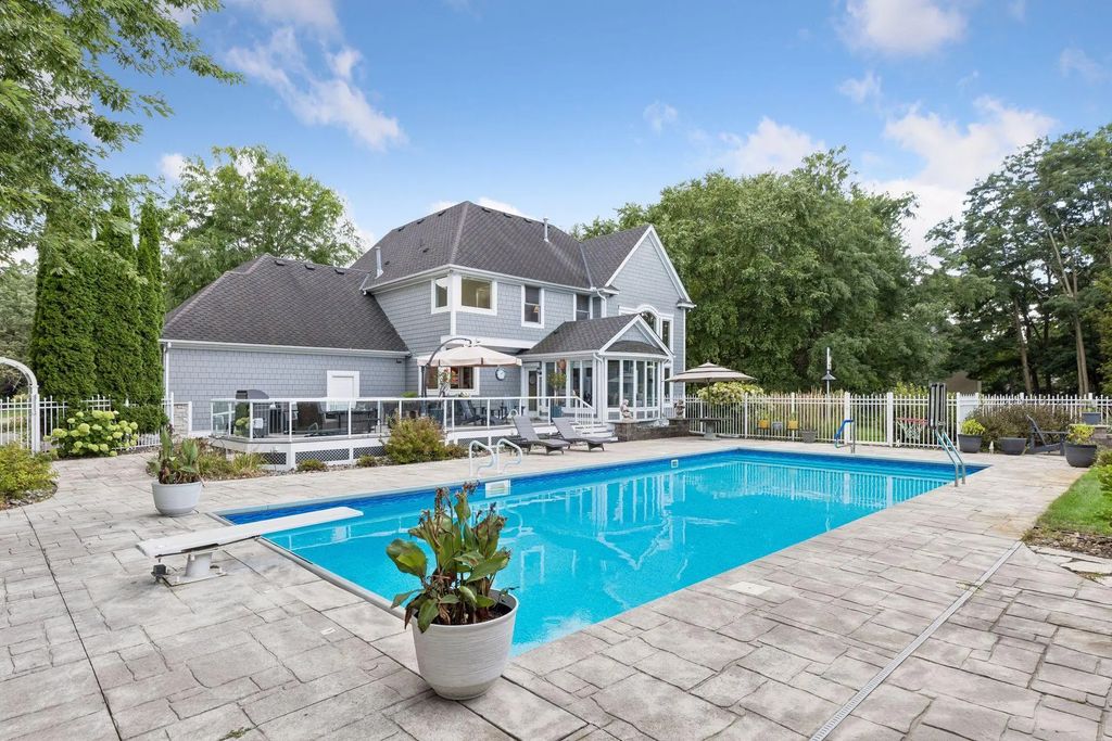 3 Scotch Pine Lane, North Oaks