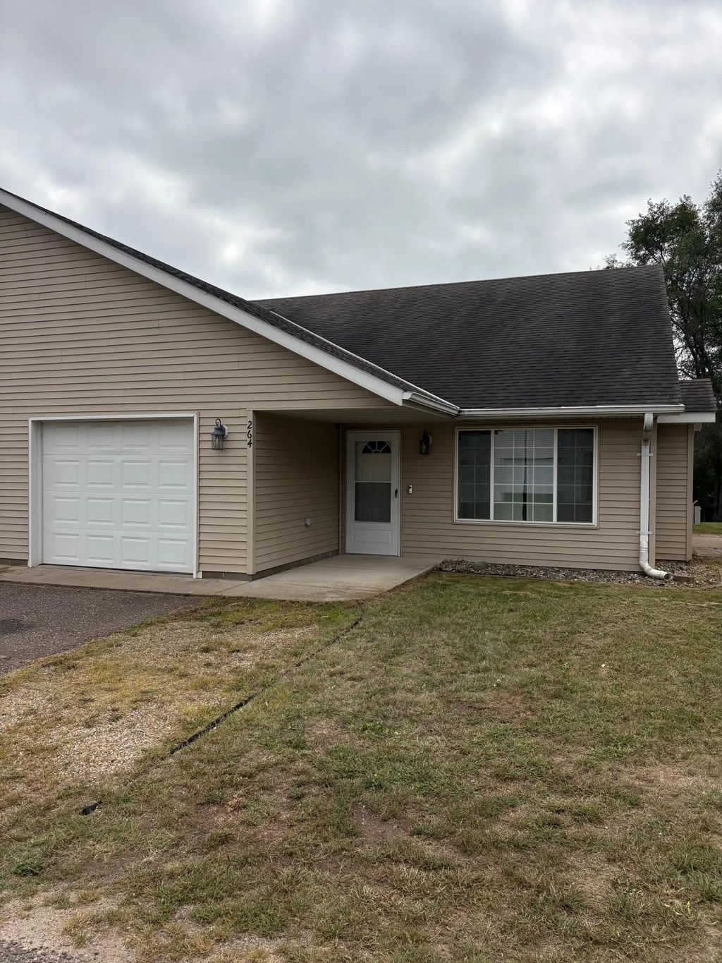 264 1st Street Se 8, Avon