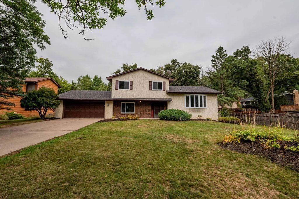 369 118th Avenue Nw, Coon Rapids