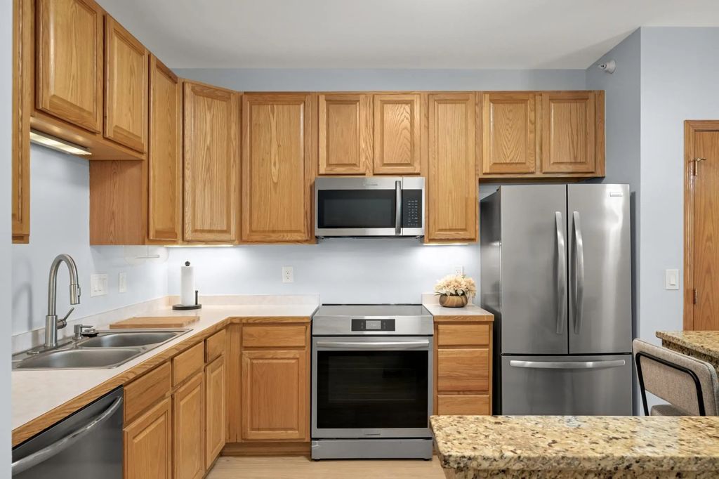 4824 E 53rd Street 301, Minneapolis