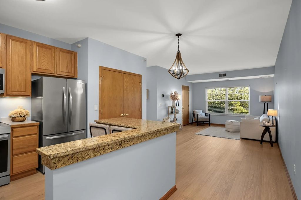 4824 E 53rd Street 301, Minneapolis