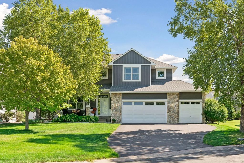 14052 Auburn Avenue, Rosemount