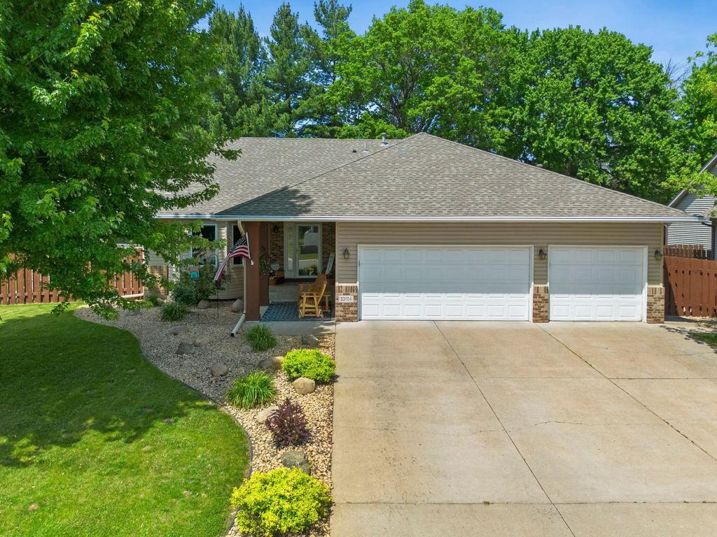23104 Havelka Court N, Forest Lake