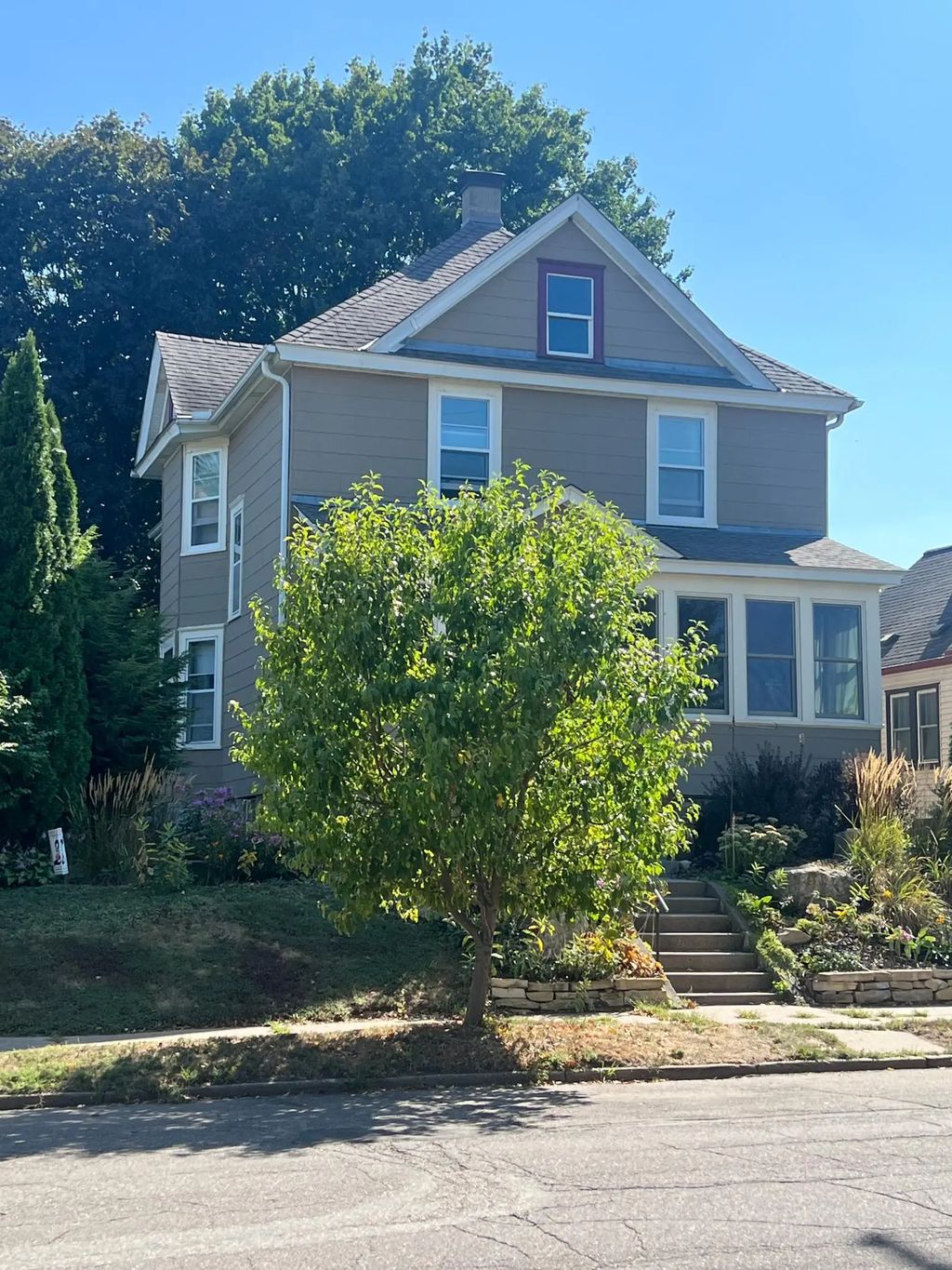 110 Winifred Street W, Saint Paul