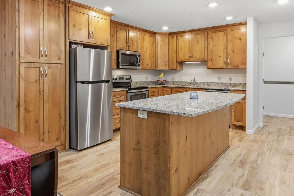 835 Cedar Court 9c, New Richmond