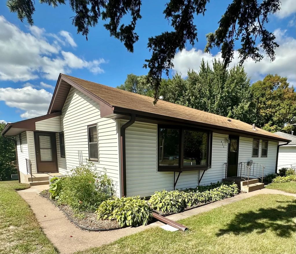 430 11th Avenue Nw, New Brighton