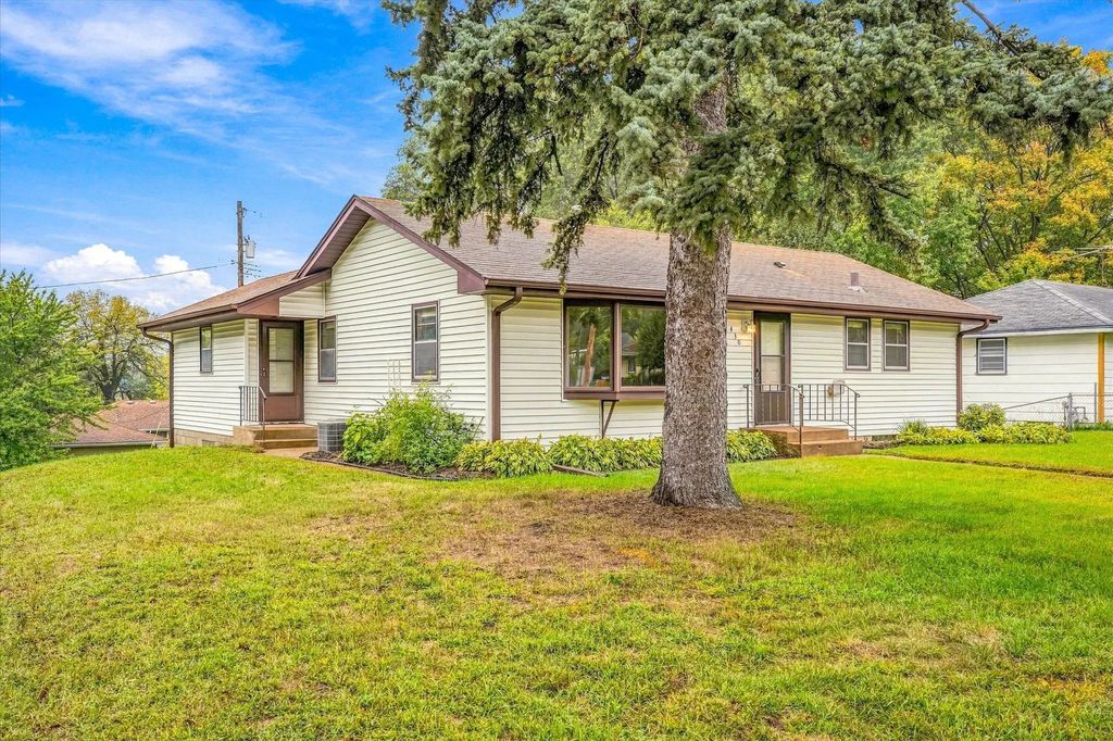430 11th Avenue Nw, New Brighton