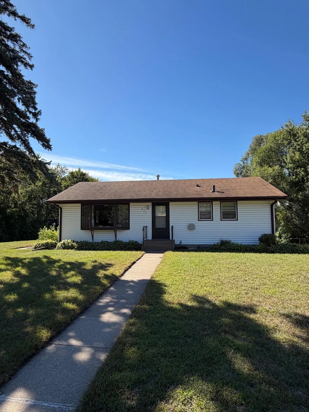 430 11th Avenue Nw, New Brighton