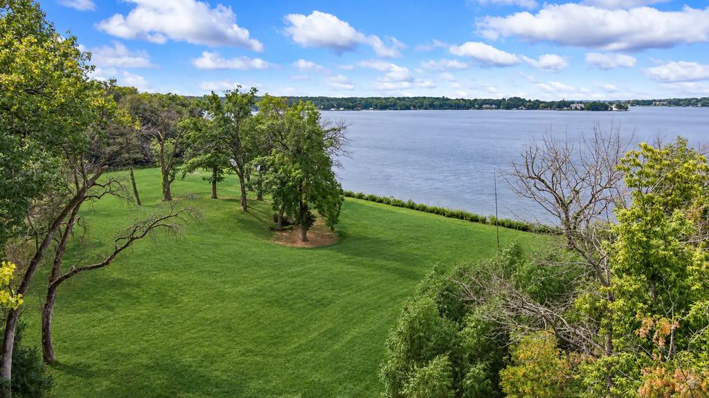 535 Bushaway Road, Wayzata