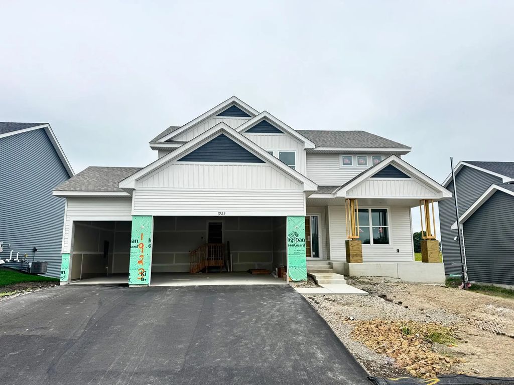 1923 Ravine Road, Carver