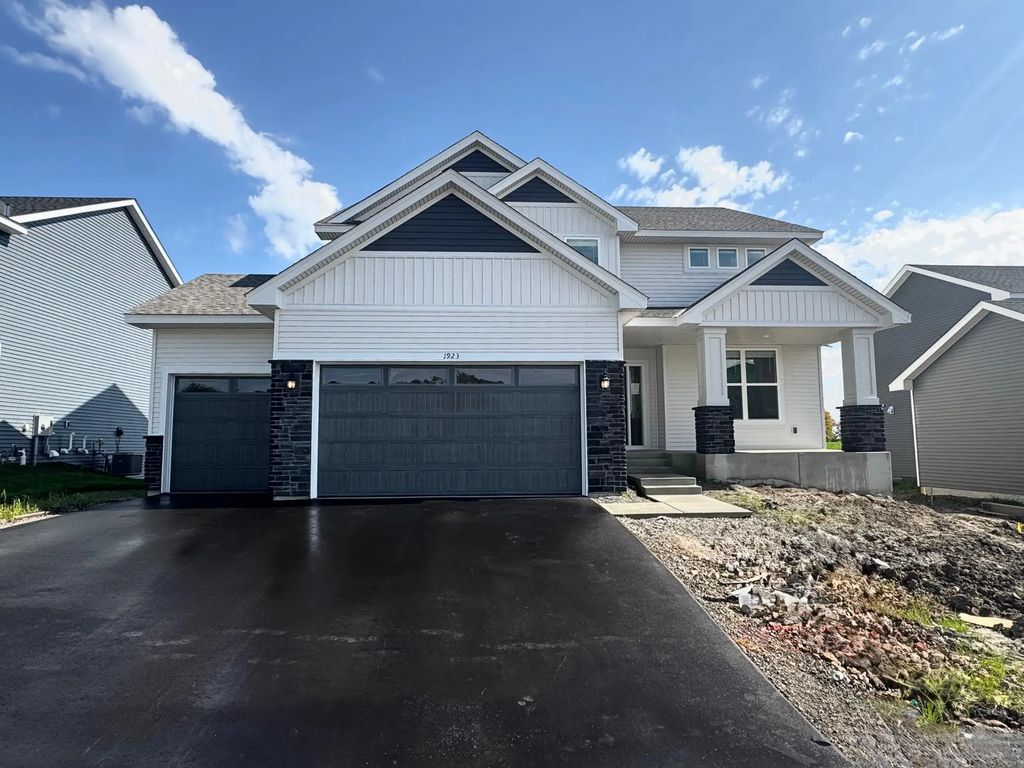 1923 Ravine Road, Carver