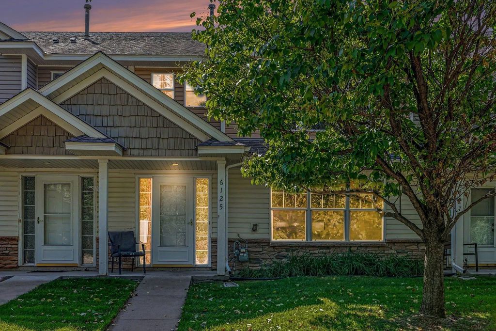 6125 32nd Avenue N, Crystal