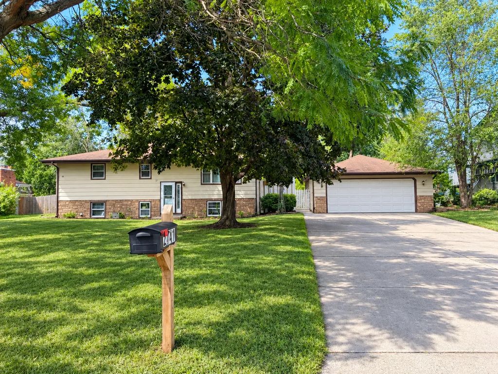 2741 109th Avenue Nw, Coon Rapids