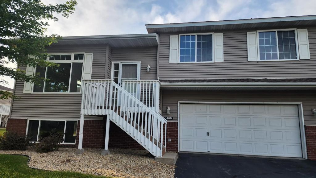 1408 Senate Lane, Northfield