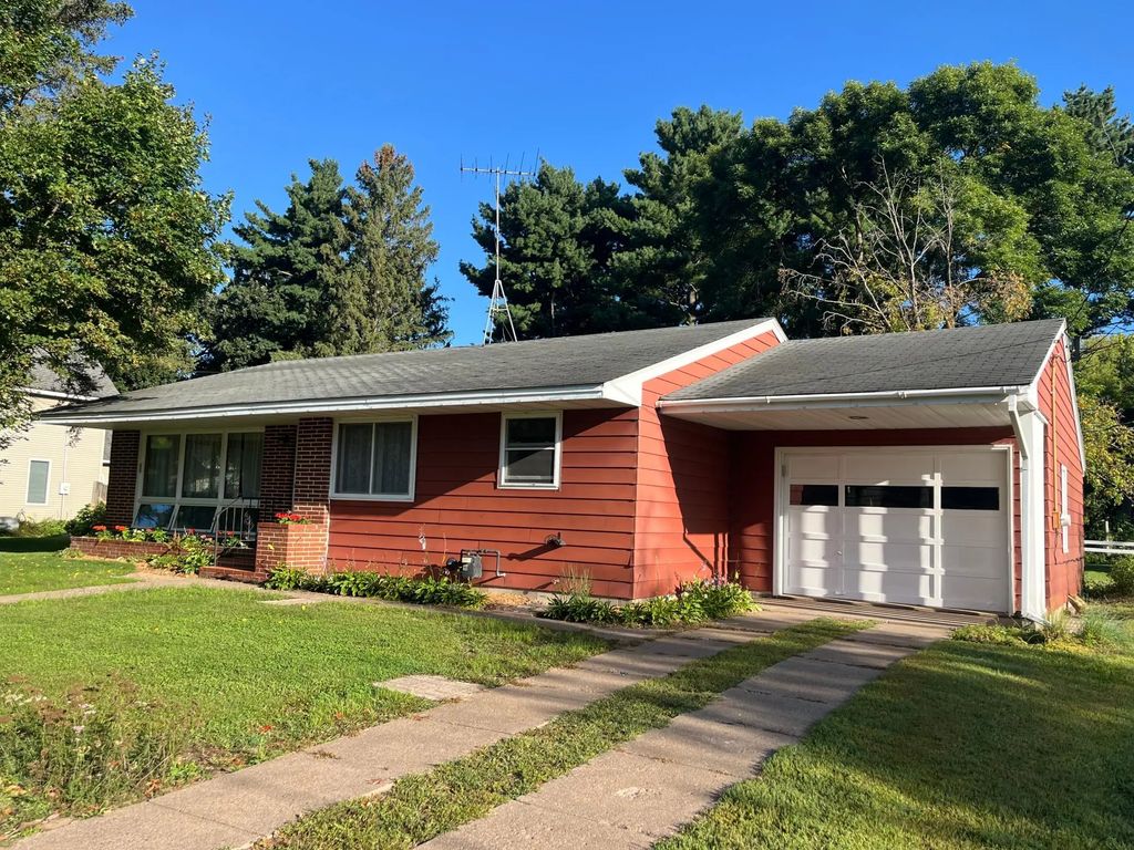 130 Arlington Drive, Amery