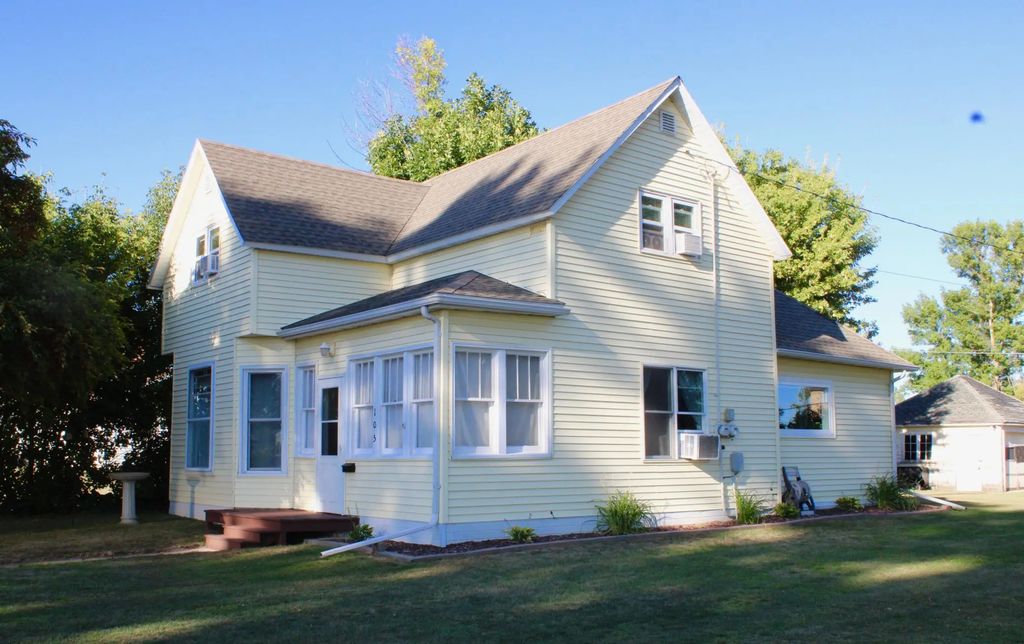 105 Hamilton Avenue Ne, Red Lake Falls