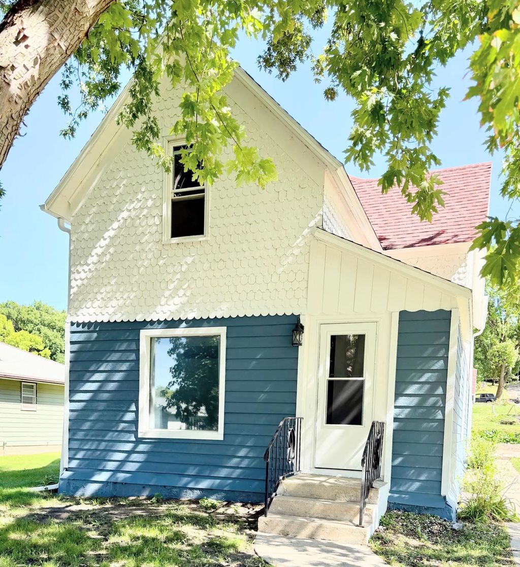 213 Garfield Street S, Lake Benton