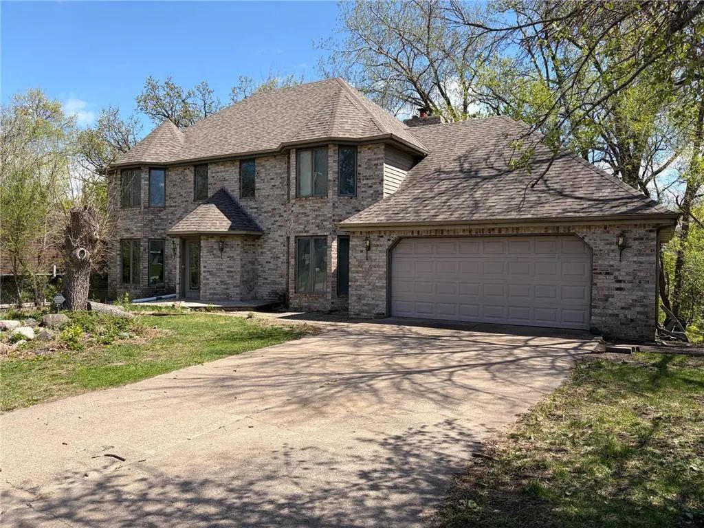 5505 Matterhorn Drive Ne, Fridley