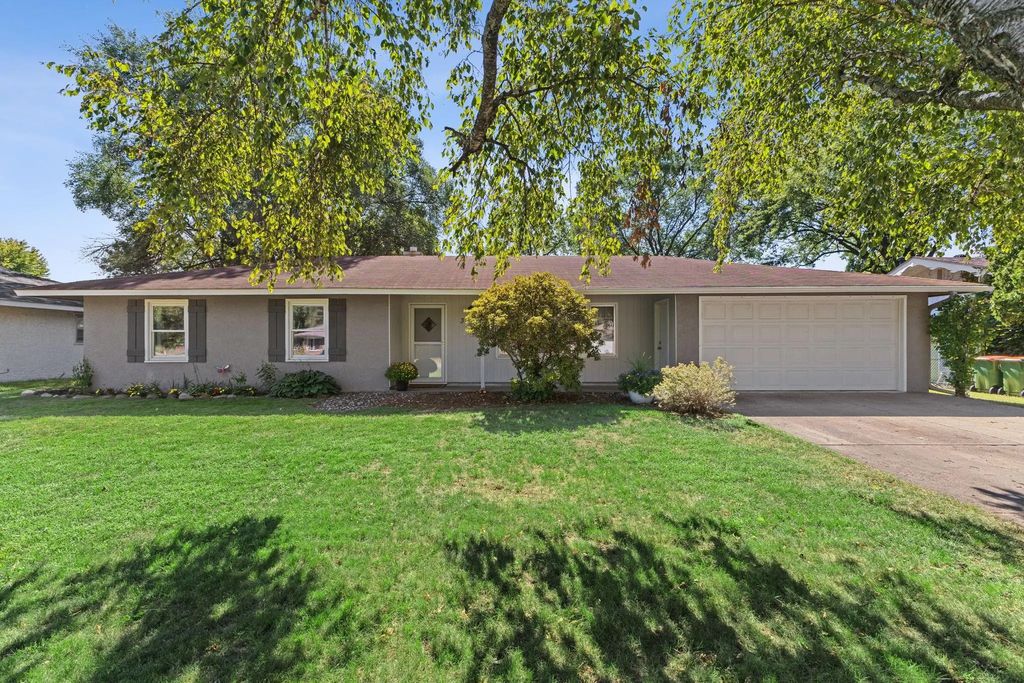 358 Rosedale Road Ne, Spring Lake Park