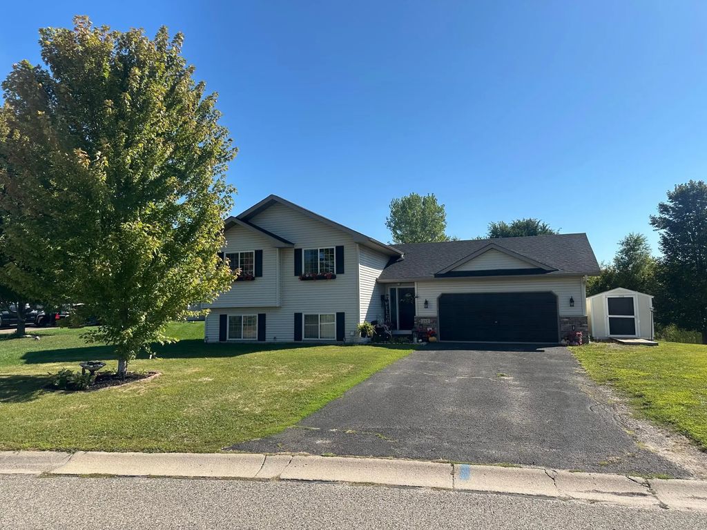 213 Ash Street E, Annandale