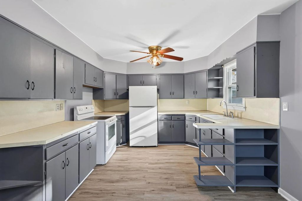 2841 Blackstone Avenue, Saint Louis Park