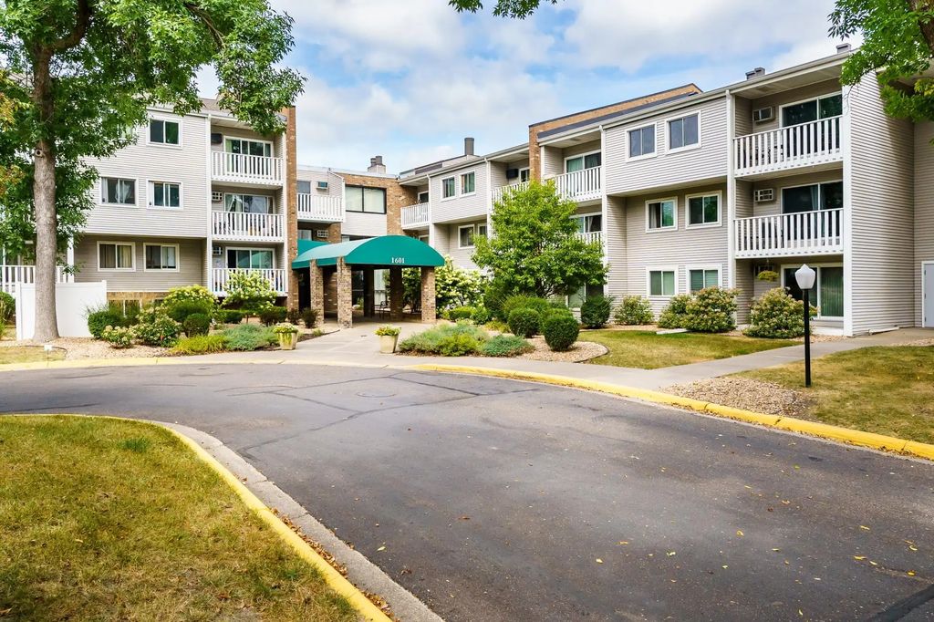 1601 N Innsbruck Drive 373ne, Fridley