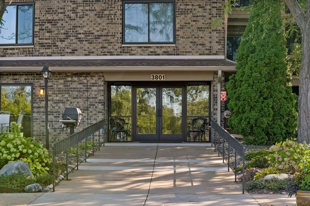 3801 W 98th Street 306, Bloomington