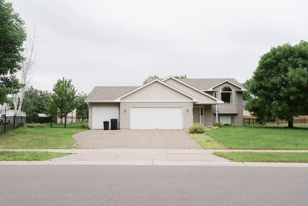 13474 Forrest Drive, Becker