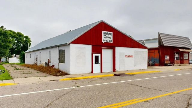 130 Stearns Avenue W, Eden Valley