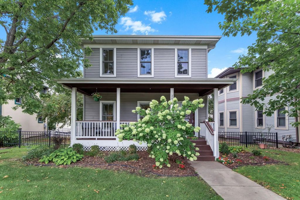 2630 Portland Avenue, Minneapolis