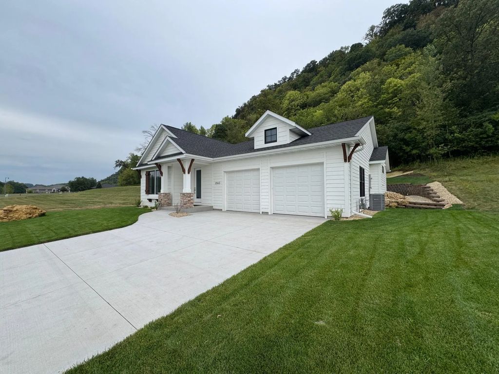 2563 Clubhouse Drive, Lake City