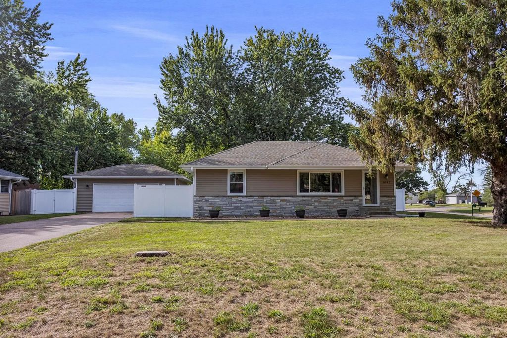 8947 Terrace Road Ne, Blaine