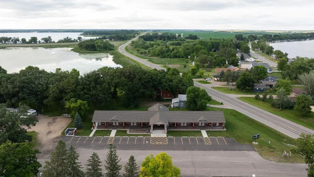 102 Glenhaven Drive, Battle Lake
