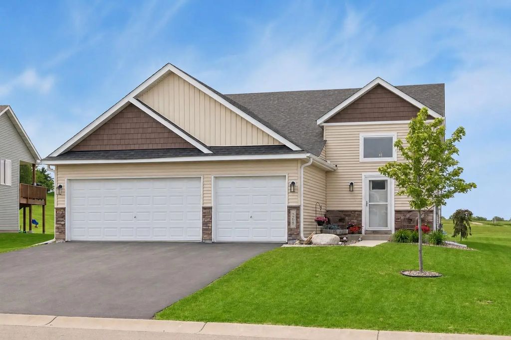 268 Tower Avenue, Dundas
