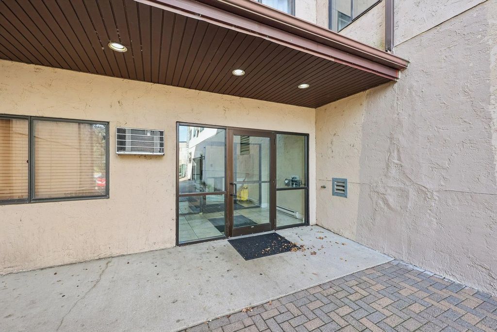 221 Grand Ave 115, South Saint Paul
