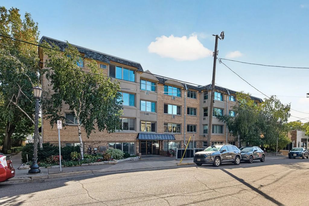 2727 W 43rd Street 311, Minneapolis