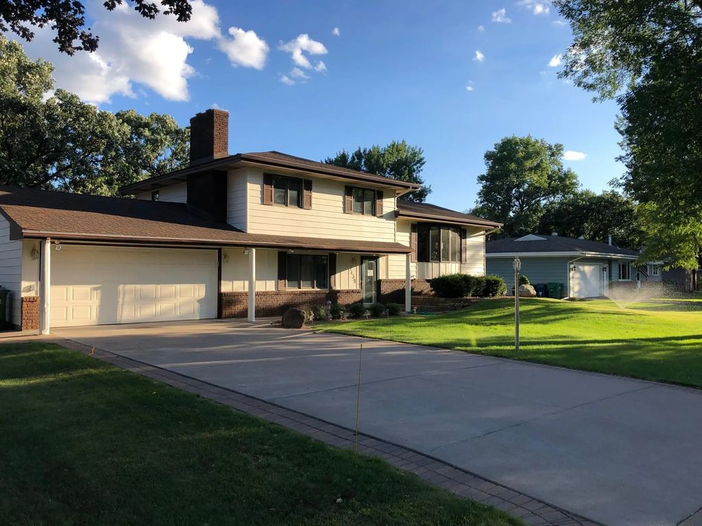 7439 Concerto Curve Ne, Fridley