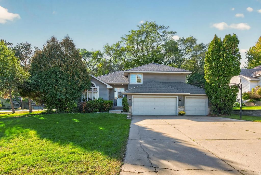 2883 Duluth Street, Maplewood