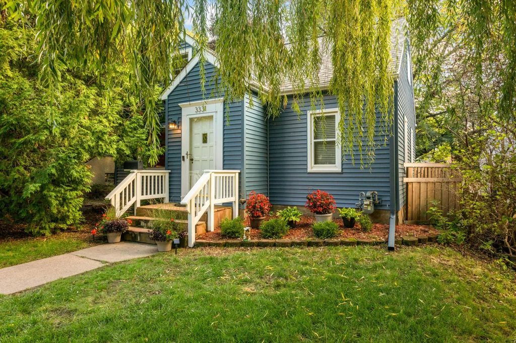 3331 Parkview Boulevard, Robbinsdale