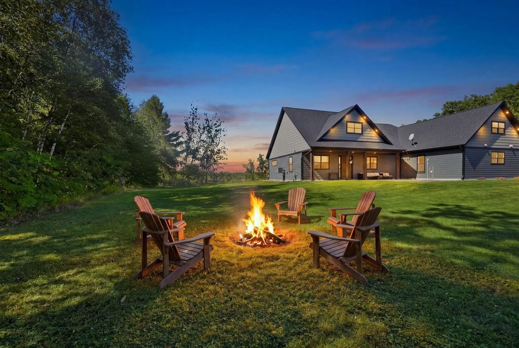 21921 Contrast Road, Pine City