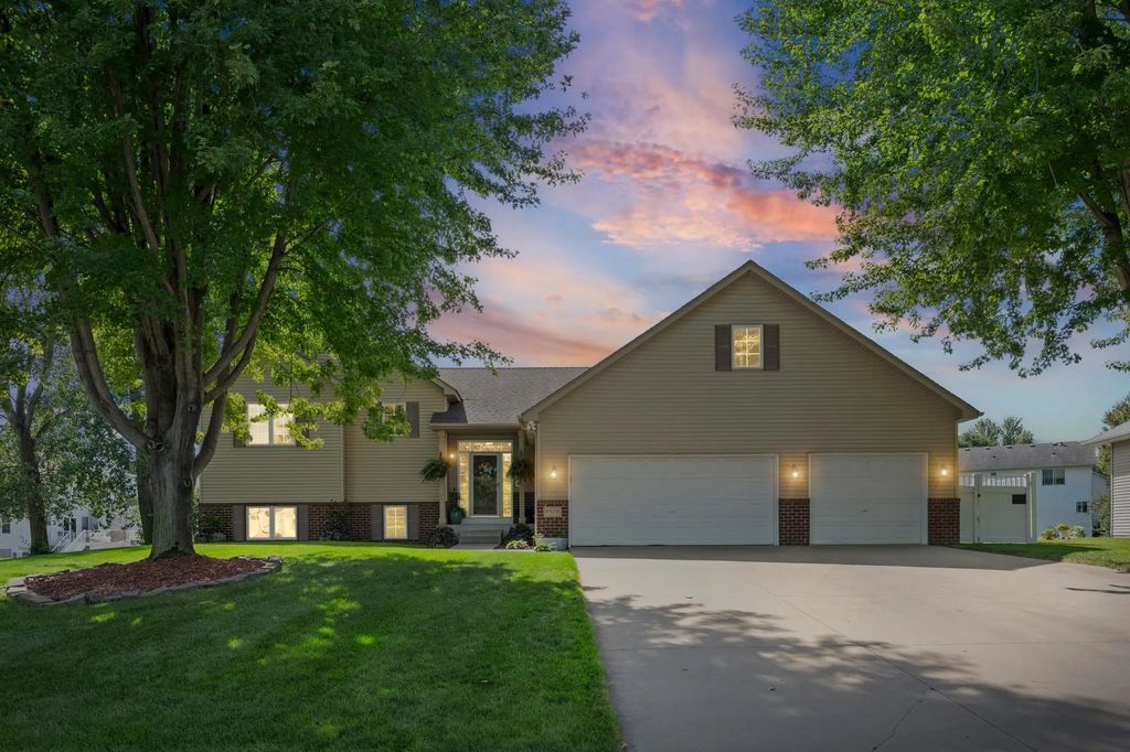 9508 204th Street W, Lakeville