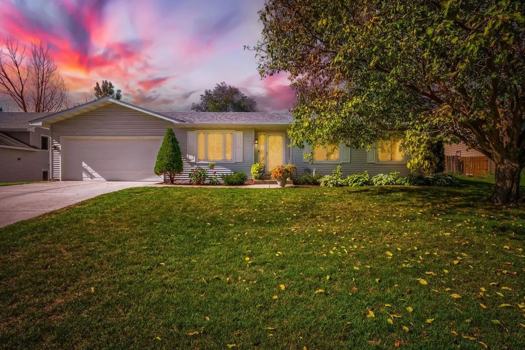 7944 Grinnell Way, Lakeville