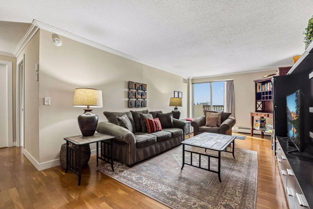 2800 W 44th Street 603, Minneapolis