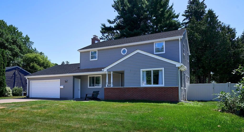 1209 Pine Street W, Stillwater