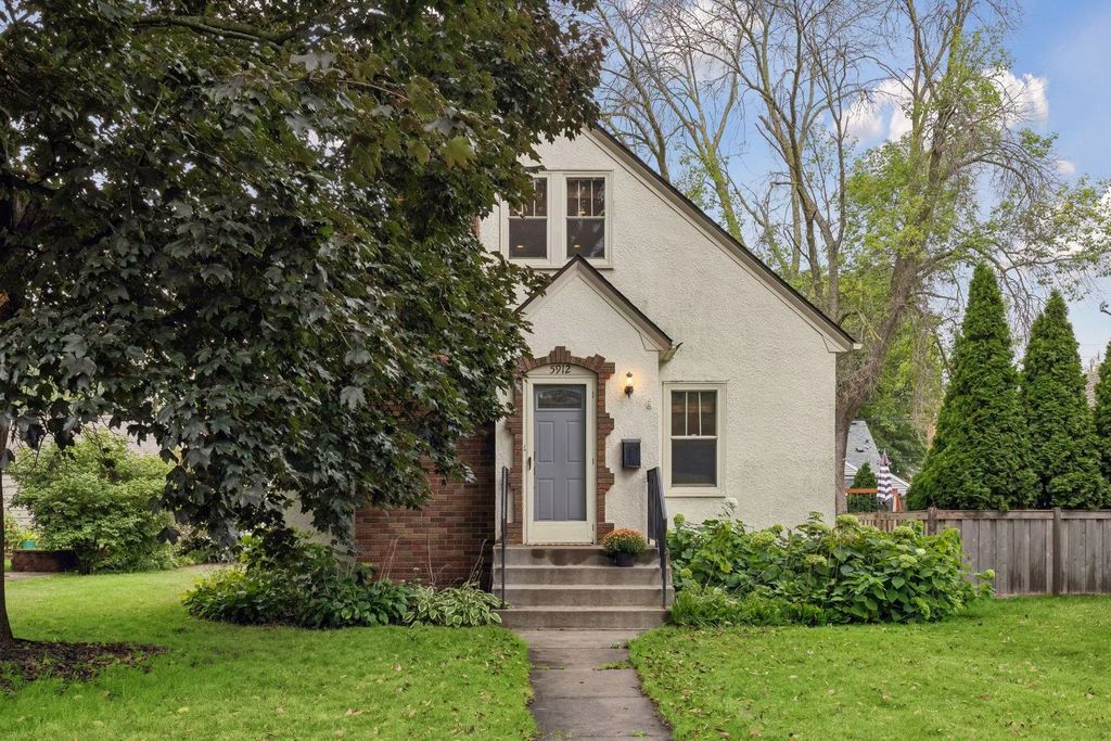 5912 10th Avenue S, Minneapolis