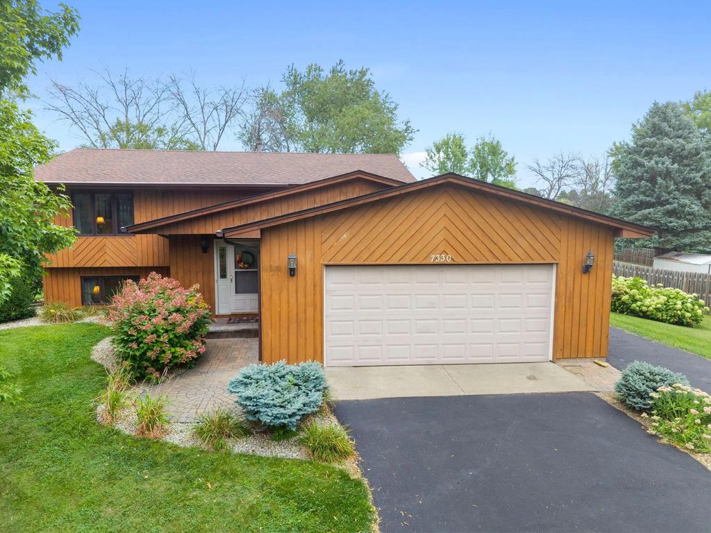 7330 208th Street N, Forest Lake