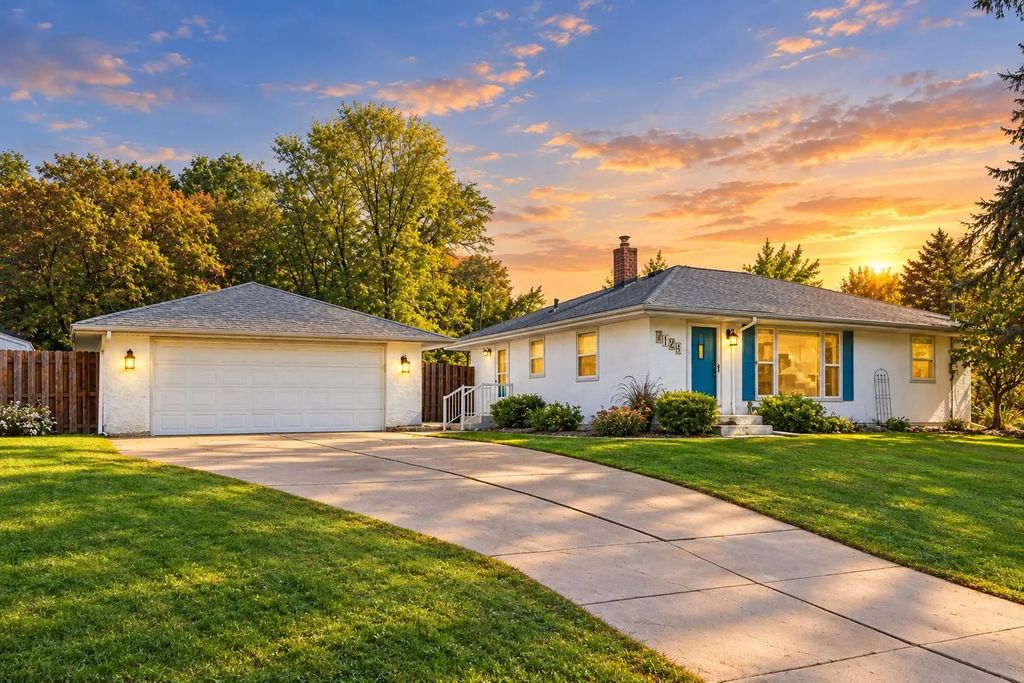 2128 Cohansey Boulevard, Roseville